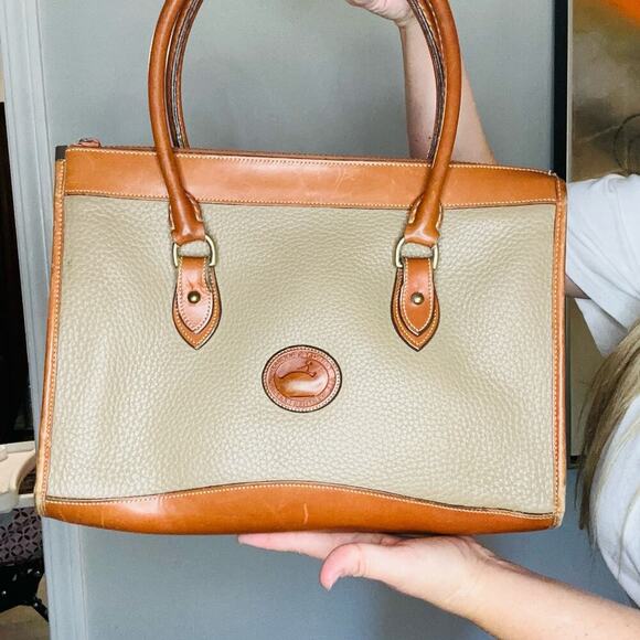 Vintage DOONEY & BOURKE 90s Tan Brown Leather All Weather Shoulder Purse Handbag - Picture 12 of 15